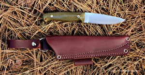 The Rogue River comes with a sturdy leather dangler sheath.